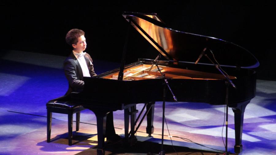 Mateo Hurtado deslumbró en Ciudad Victoria en el marco del XXII Festival Internacional en la Costa del Seno Mexicano