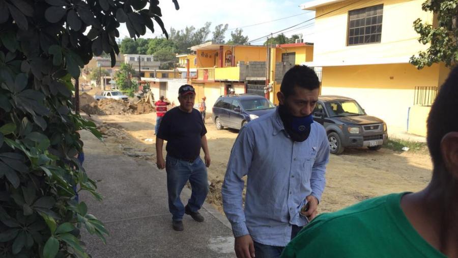 Evacuan familias por enorme fuga de gas