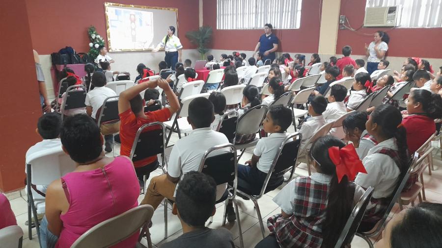 Promueven seguridad vial en la primaria Miguel Hidalgo y Costilla