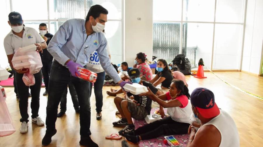 Voluntariado DIF visita y entrega apoyos a damnificados que se encuentren en albergues