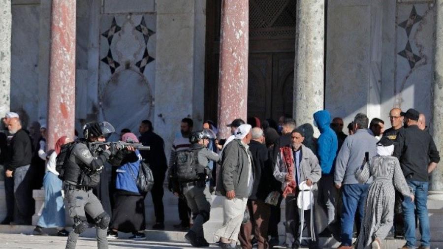  Choques en mezquita de Jerusalén dejan 67 palestinos heridos