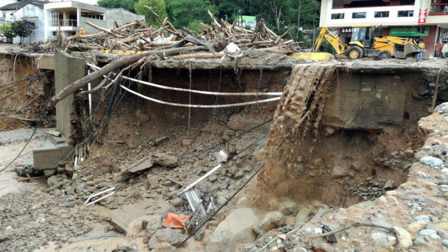 Avalancha de piedra y agua en Colombia deja 112 muertos