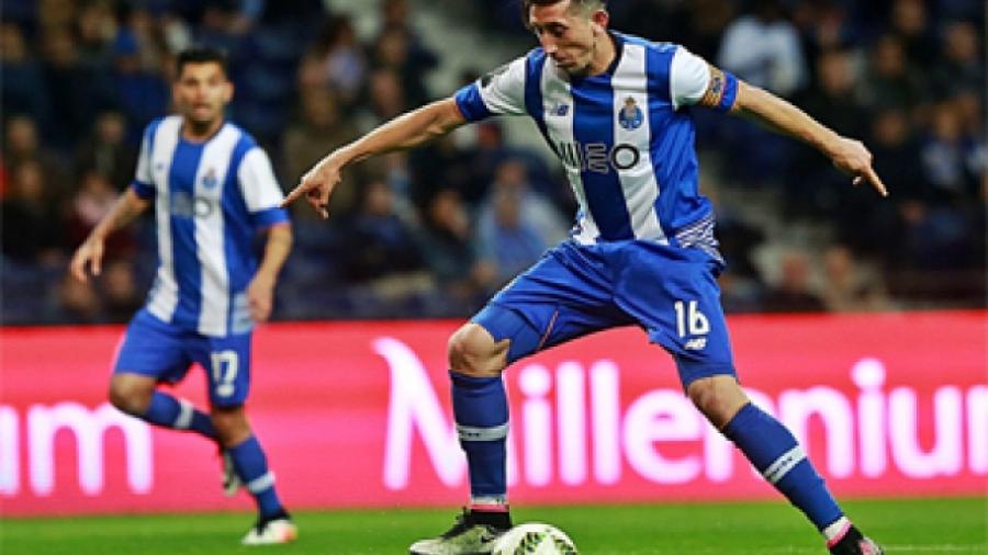 Héctor Herrera y "Tecatito" Corona siguen ausentes en entrenamiento del Porto