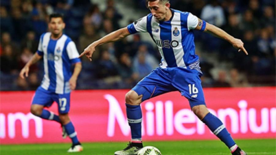 Héctor Herrera y "Tecatito" Corona siguen ausentes en entrenamiento del Porto 