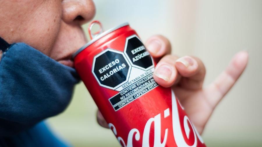 Se ampara Coca-Cola Femsa  contra nuevo etiquetado de alimentos