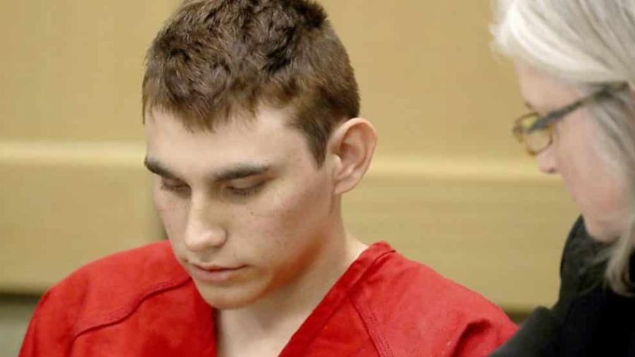 Mujer a cargo de Cruz alertó a policía sobre su comportamiento