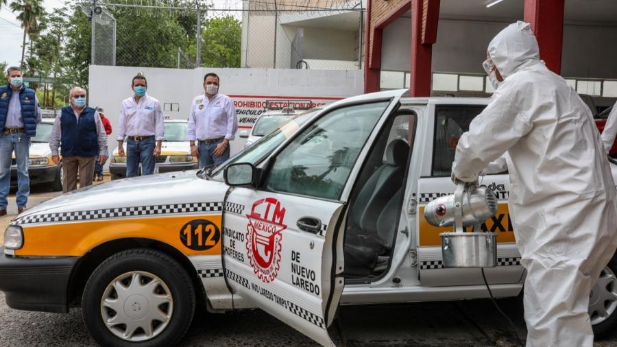 Desinfectan municipio flotilla de taxis de CTM