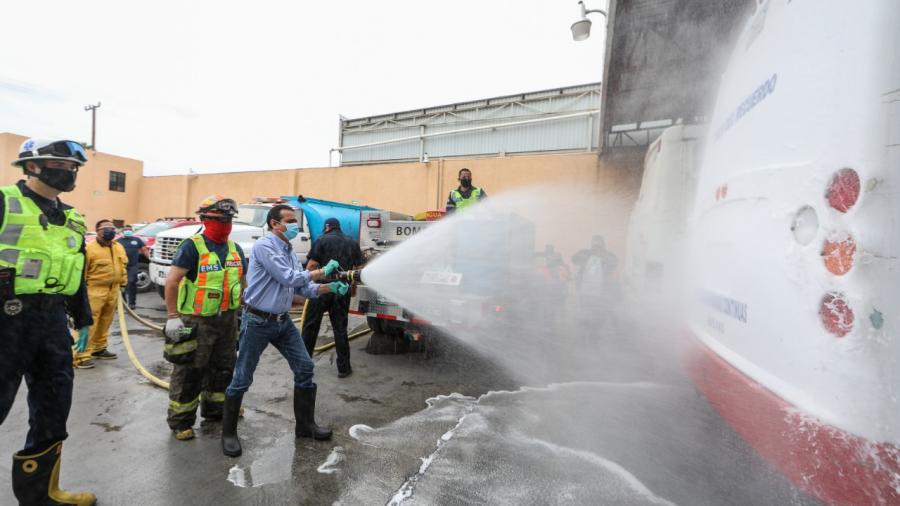 Lleva Rivas sanitización a centrales de camiones