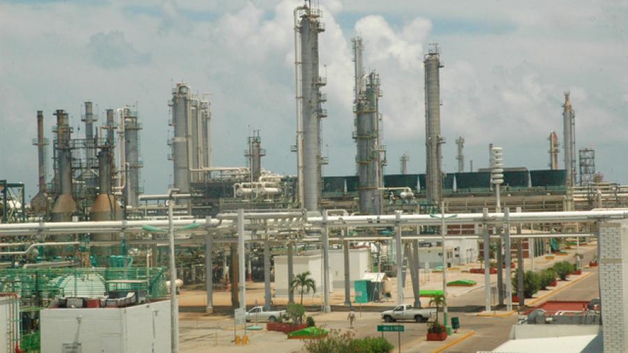 Pemex sin dinero para dar mantenimiento a plantas de refinería de Madero