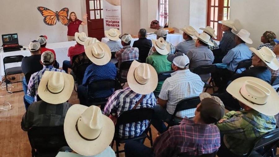 Capacita la Comisión de Parques a ejidatarios en pro de la mariposa monarca