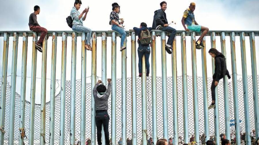 Ley propuesta en Texas permitirá nueva forma de arresto a migrantes