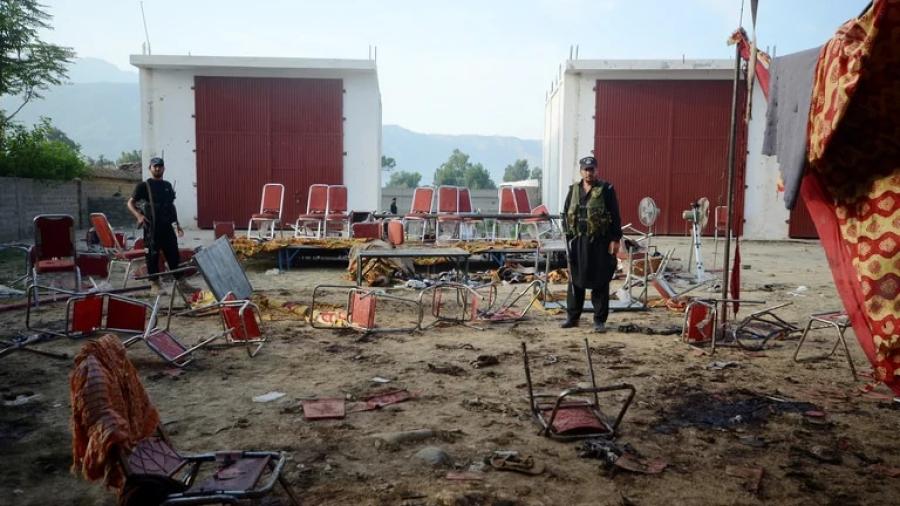 Se adjudica EI atentado suicida que dejó 54 muertos en Pakistán