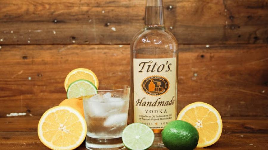 Tito's Vodka brindará desinfectantes de manos gratuitos en Edinburg 