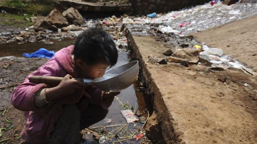 Más de dos mil millones de personas carecen de agua potable: ONU 