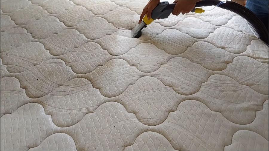 Ofrecen limpieza gratis de colchones a afectados por lluvias