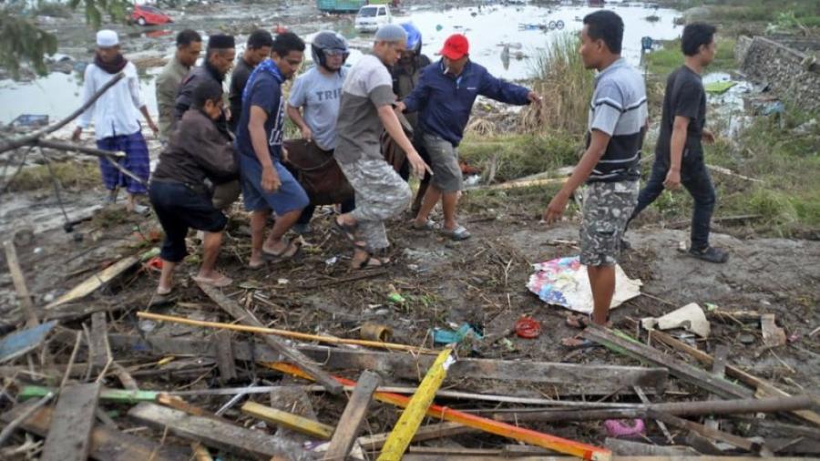 384 muertes confirmadas por sismo y tsunami en Indonesia