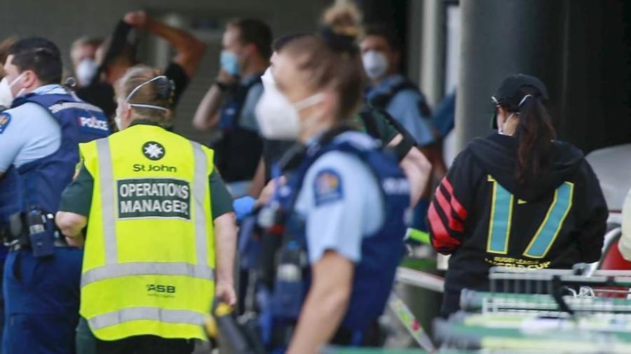 Policía de Nueva Zelanda abate a "terrorista" que apuñaló a seis personas 