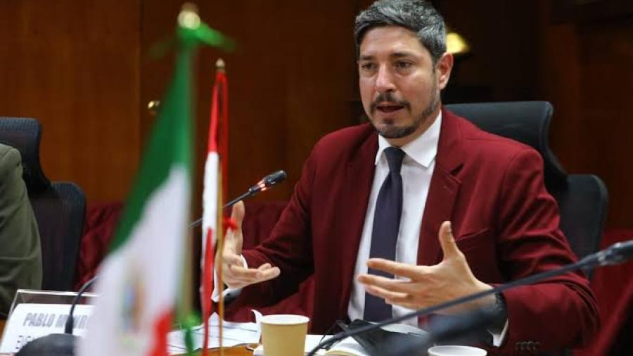 Perú expulsa a embajador mexicano por injerencia