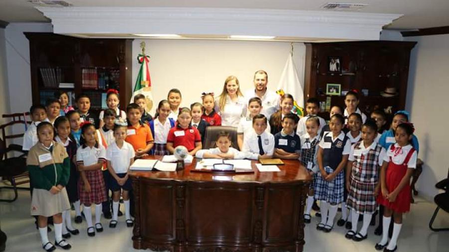 Entregan reconocimientos a integrantes del “Ayuntamiento Infantil”