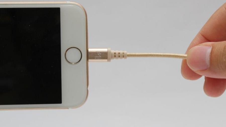 Nuevo iPhone podría recargarse de forma inalámbrica