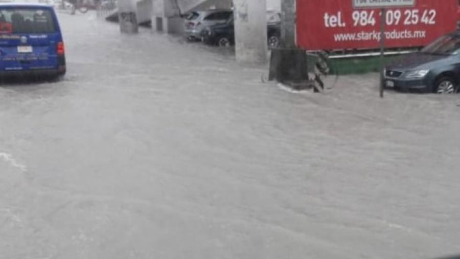 Activan plan DNIII-E en Playa del Carmen por fuertes lluvias
