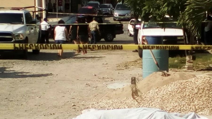 Despistado automovilista atropella y mata a al albañil