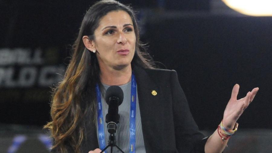 Llama Ana Gabriela Guevara "mentirosas y deudoras" a nadadoras; "por mí que vendan calzones o Avon"