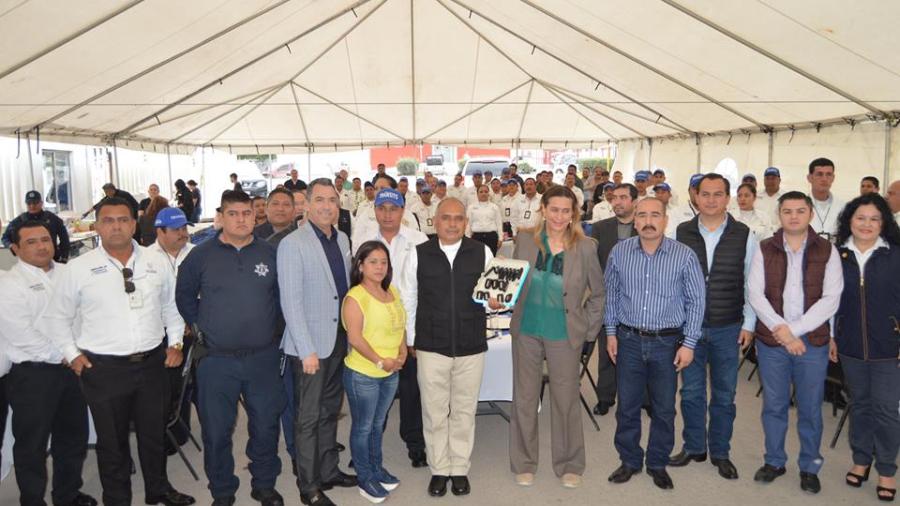 Ayuntamiento felicita a policías en su día