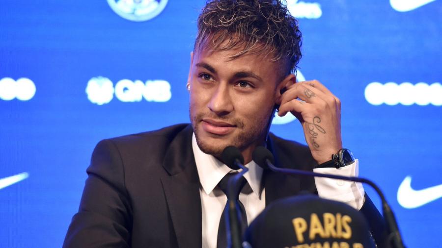  Neymar es presentado como nuevo jugador del PSG