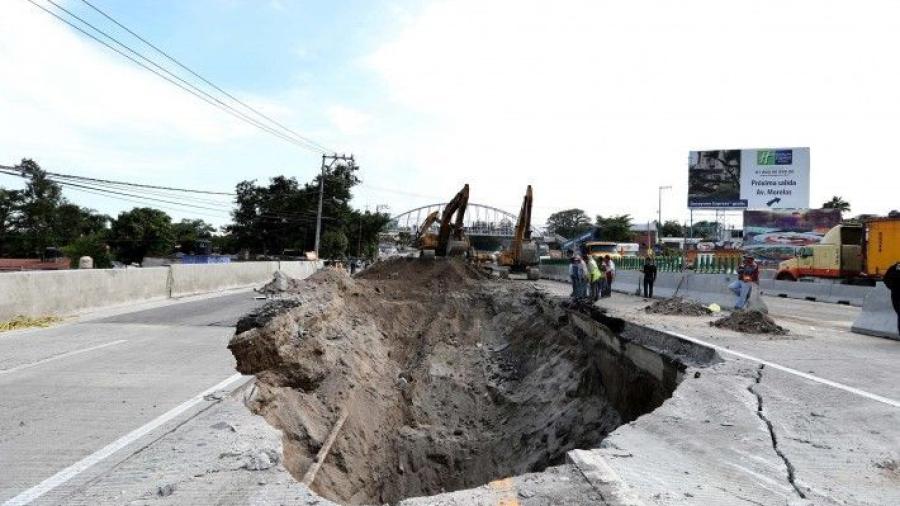 Tres funcionarios de SCT en proceso administrativo por Paso Exprés