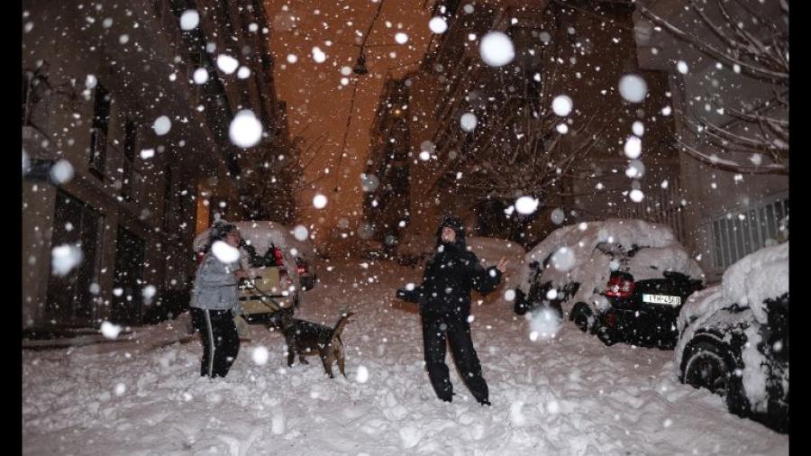Tormenta de nieve tiñe de blanco a Grecia y a Turquía