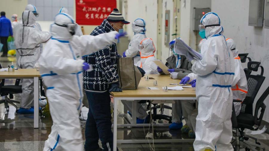 Van 722 muertos por coronavirus en China