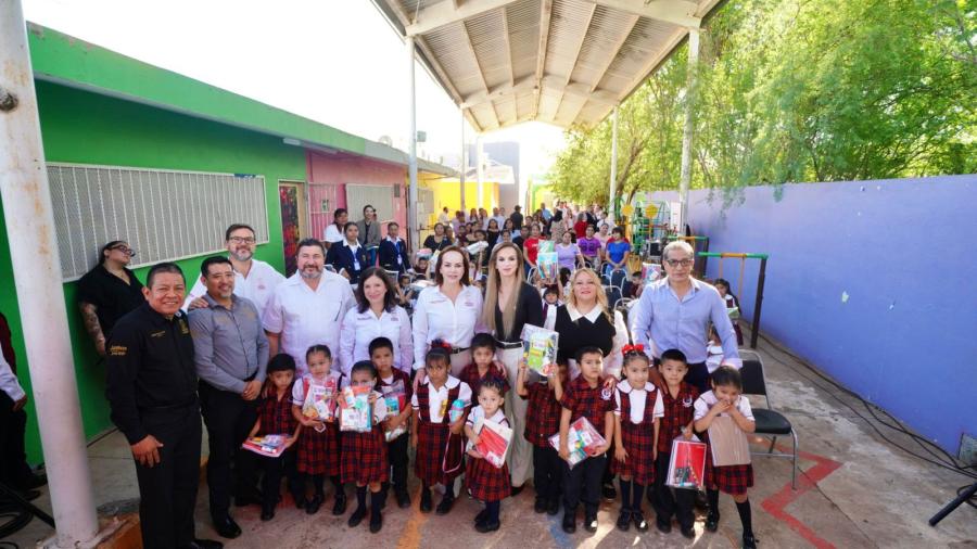 Con liderazgo educativo, Carmen Lilia Canturosas marca diferencia con apoyos escolares