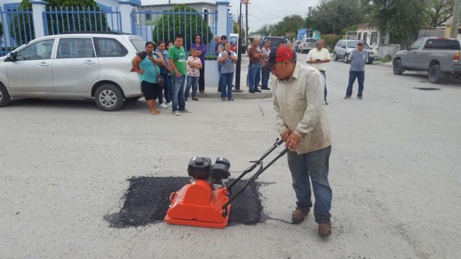 Aceleran trabajos de bacheo en Matamoros