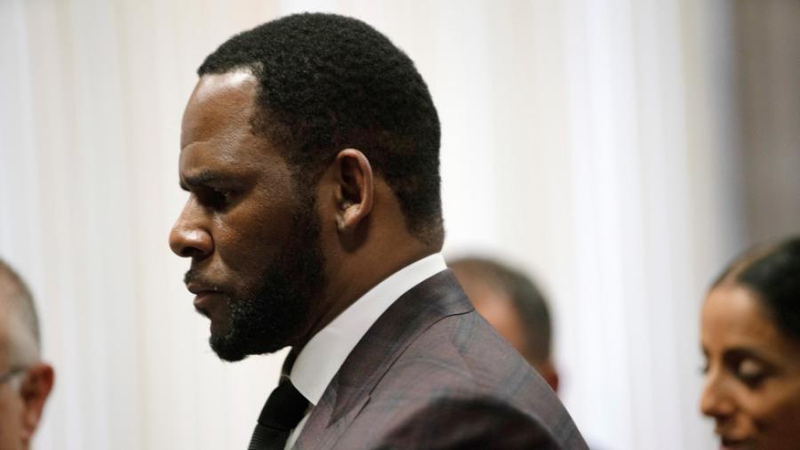 Presentan nuevos cargos contra el rapero R. Kelly 
