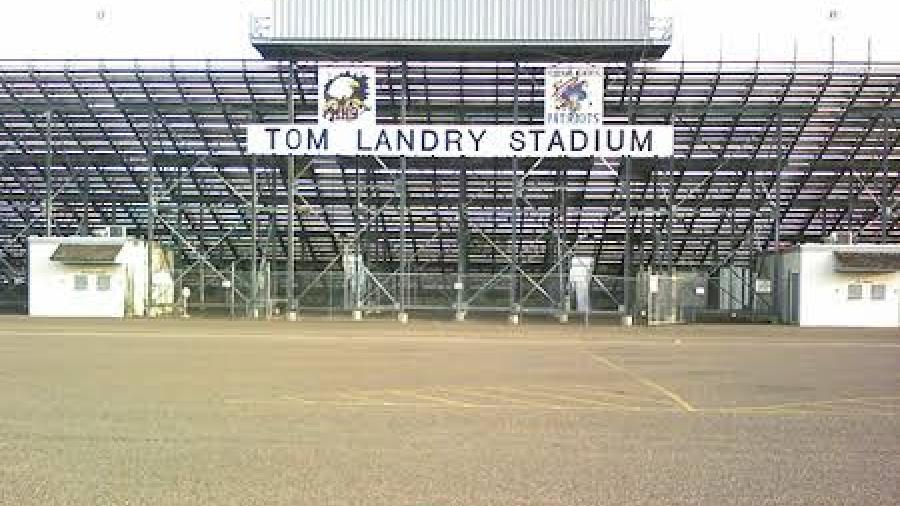 Tom Landry Stadium reabre en Mission con extrictas medidas