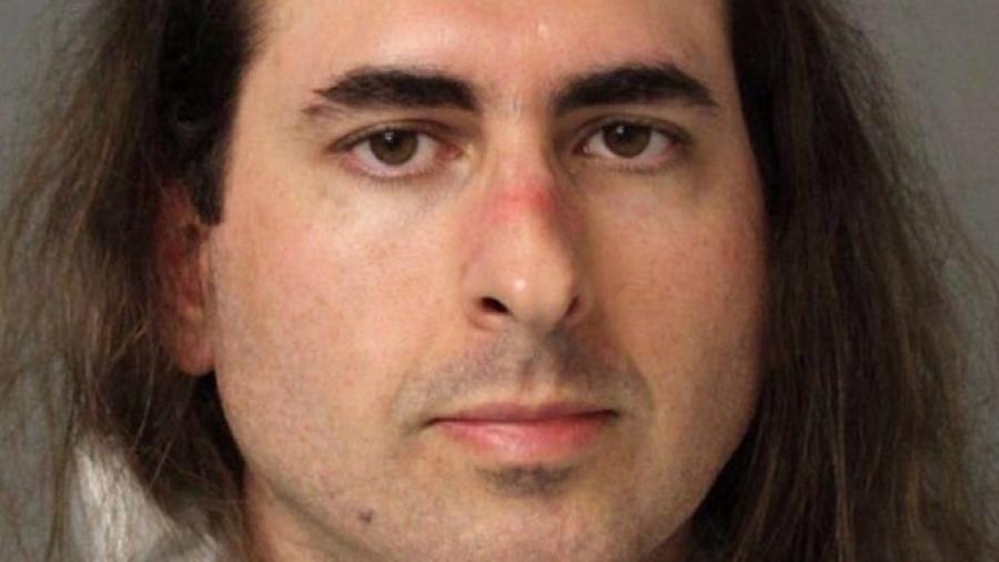 Presentan cargos contra sospechoso de tiroteo en diario de EU