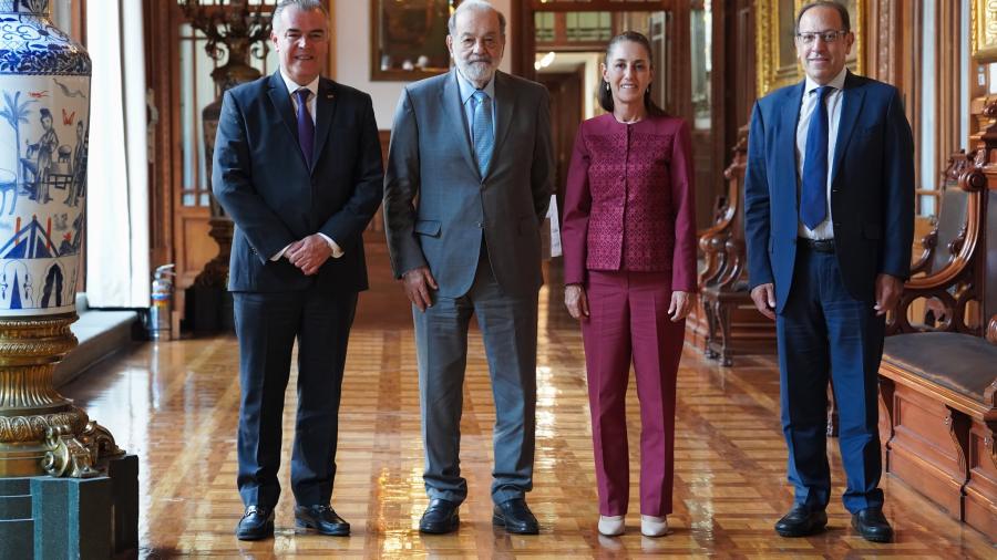 Sheinbaum sostiene reuniones privadas con Carlos Slim y directivos de HSBC en Palacio Nacional
