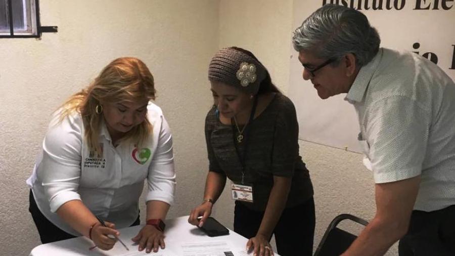  Irma Castillo se compromete con “Red de comunicación entre candidatas diputación local y el IETAM”.