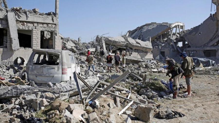  100 muertos tras bombardeos en cárcel de Yemen