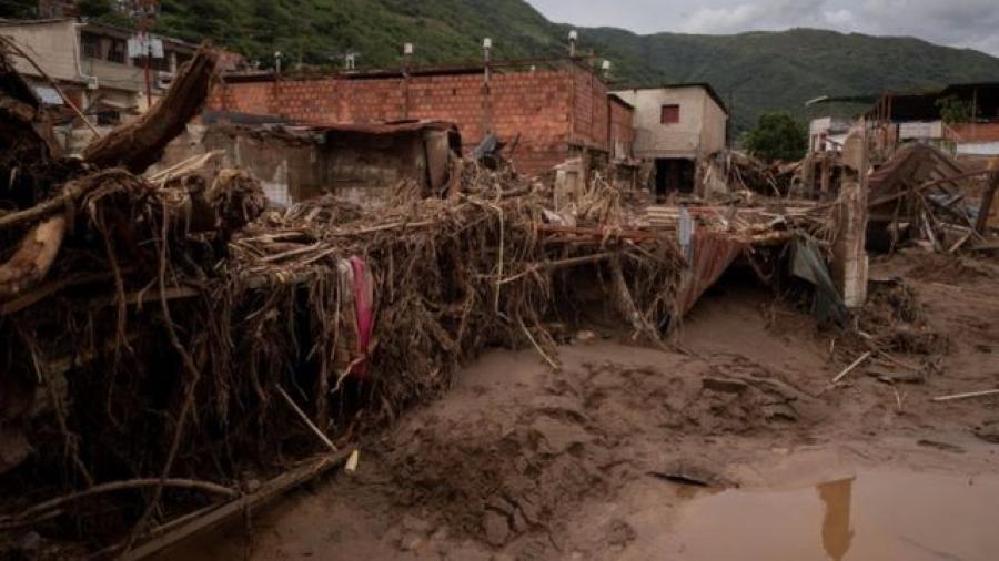Suman 39 muertos tras deslave en Las Tejerías, Venezuela