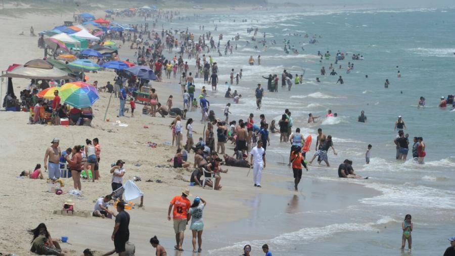 La Pesca, una playa limpia y segura para disfrutar en familia