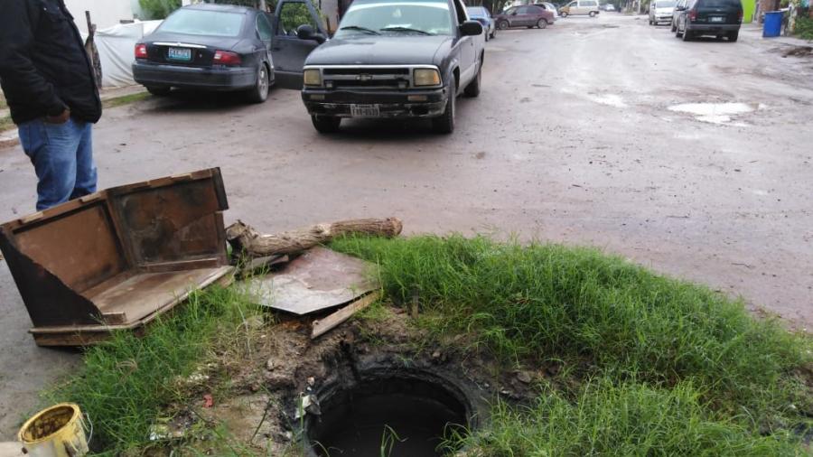 ¡Urge ya no tirar basura! diario extraen desechos de los drenajes