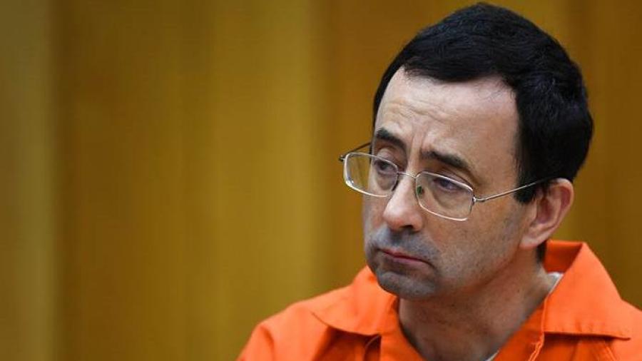 Apuñalan en prisión a Larry Nassar, médico condenado por abuso sexual de gimnastas