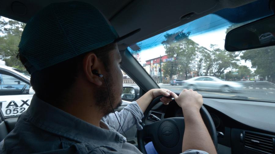 Prohibido uso de celular al conducir en Hidalgo, Texas