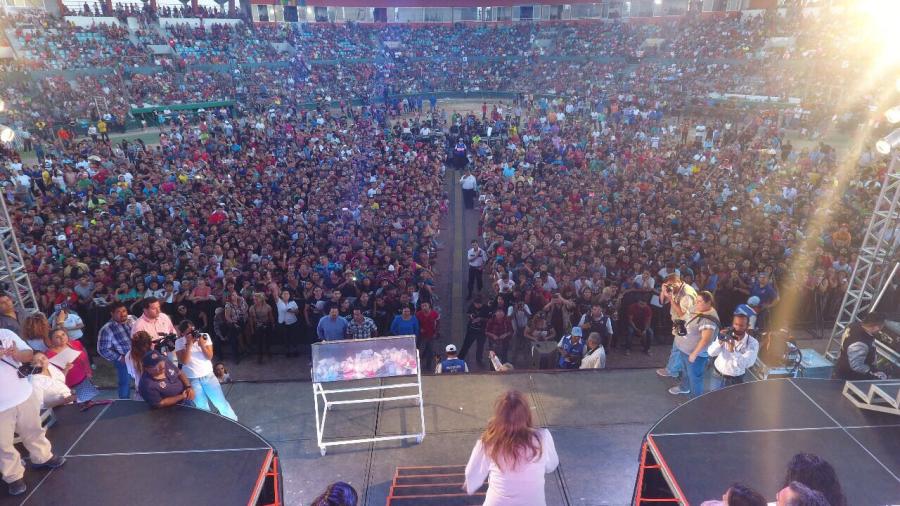 Disfrutan reynosenses de festejo a Papá y Mamá