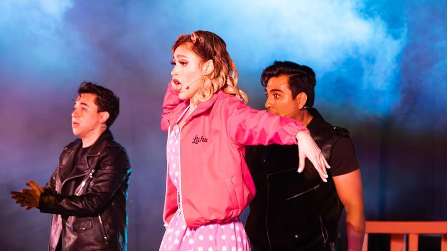 Todo un éxito el musical Vaselina presentado por la UAT