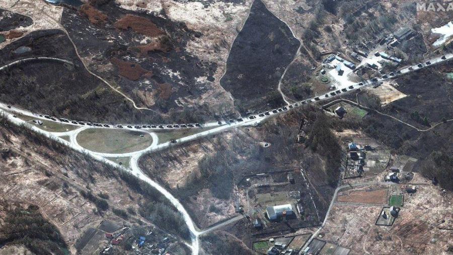 Captan convoy militar ruso de 64 km acercándose a Kiev