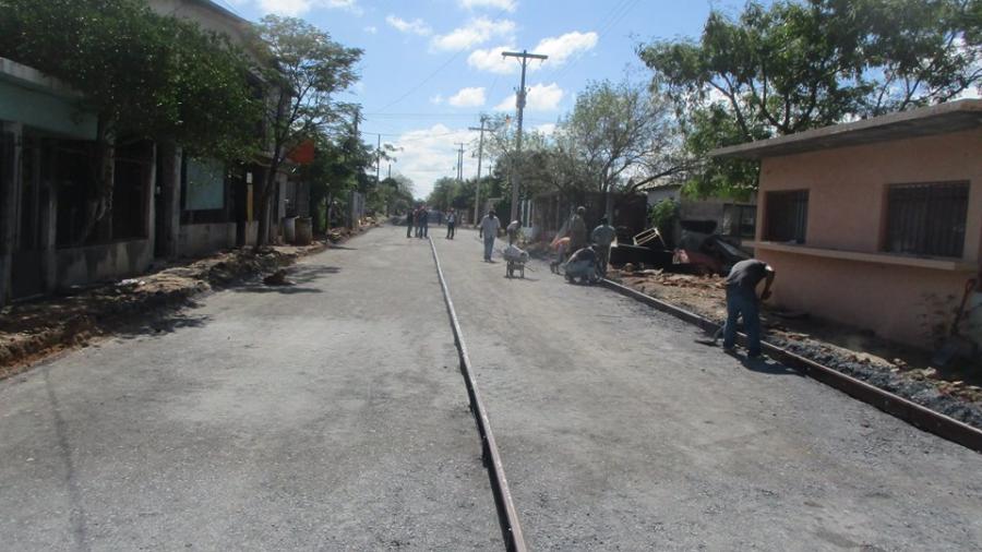 Realizan trabajos de pavimentación hidráulica