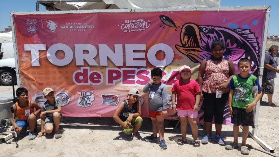 Disfrutan ciudadanos domingo de diversi&oacute;n en Torneo de Pesca